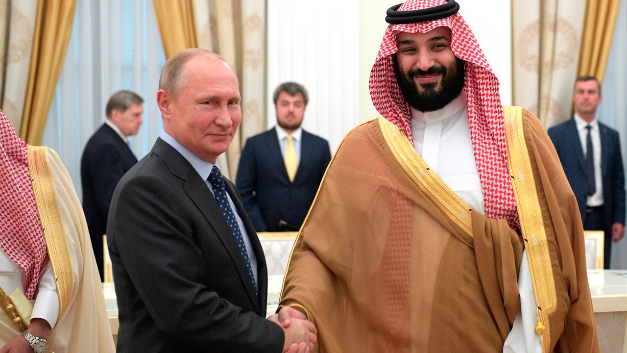 Путин обсудил с наследным принцем Саудовской Аравии контакты с Трампом Путин обсудил с наследным принцем Саудовской Аравии контакты с Трампом