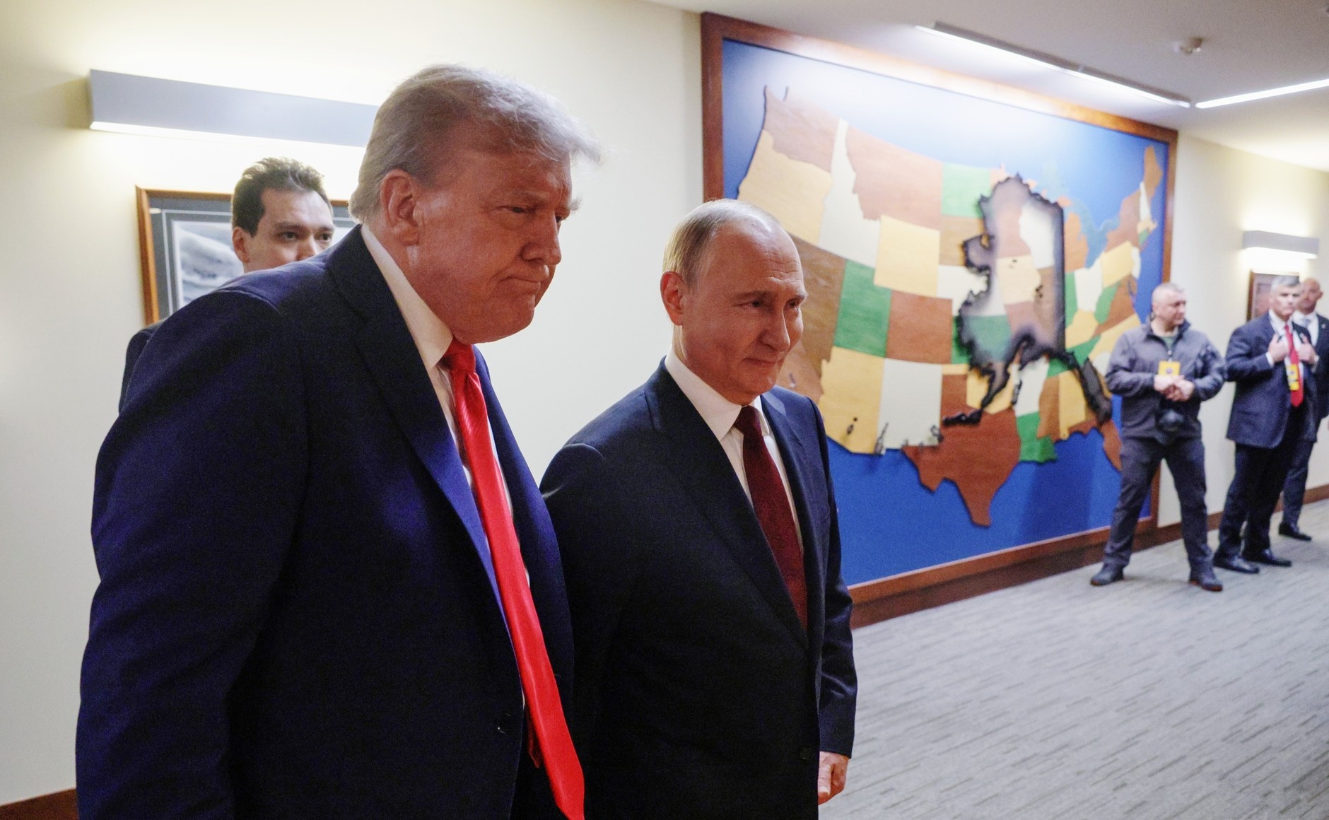 Трамп заявил, что готовит встречу Путина и Зеленского Трамп заявил, что готовит встречу Путина и Зеленского