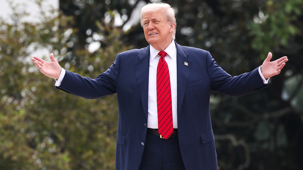 Трамп отказался уходить в отпуск из-за переговоров по Украине