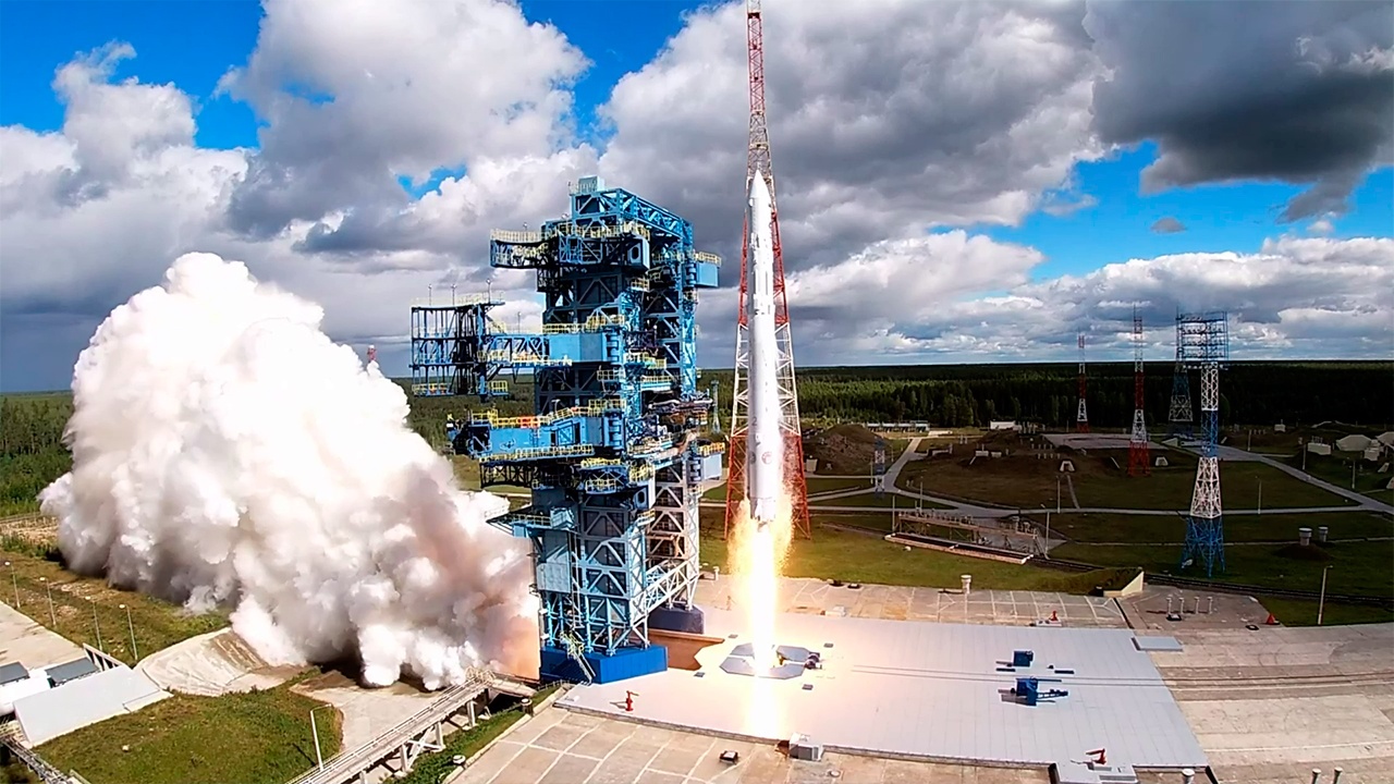 Пуск ракеты «Ангара-1.2» с космодрома Плесецк сняли на видео