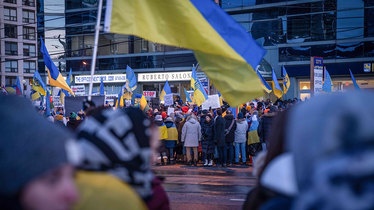 Канада передавала Украине книги с цитатами Гитлера и Муссолини Канада передавала Украине книги с цитатами Гитлера и Муссолини