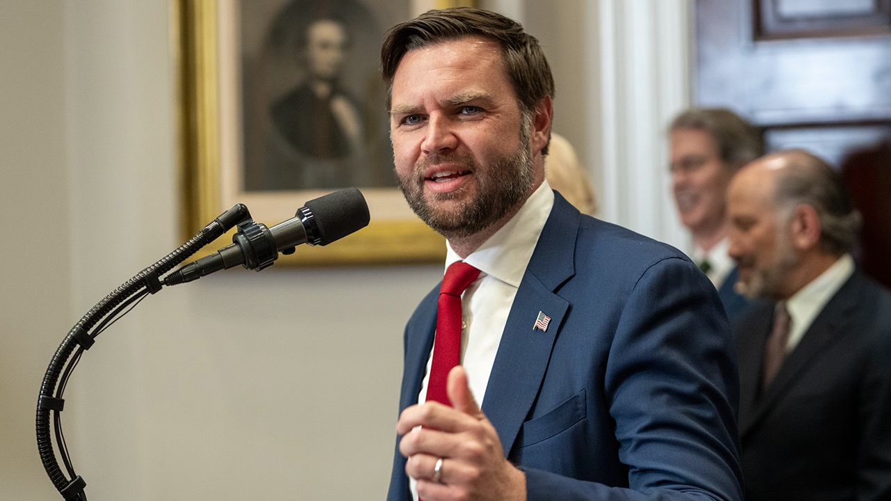 Вэнс: США и ЕС пока не выработали гарантии безопасности для Украины