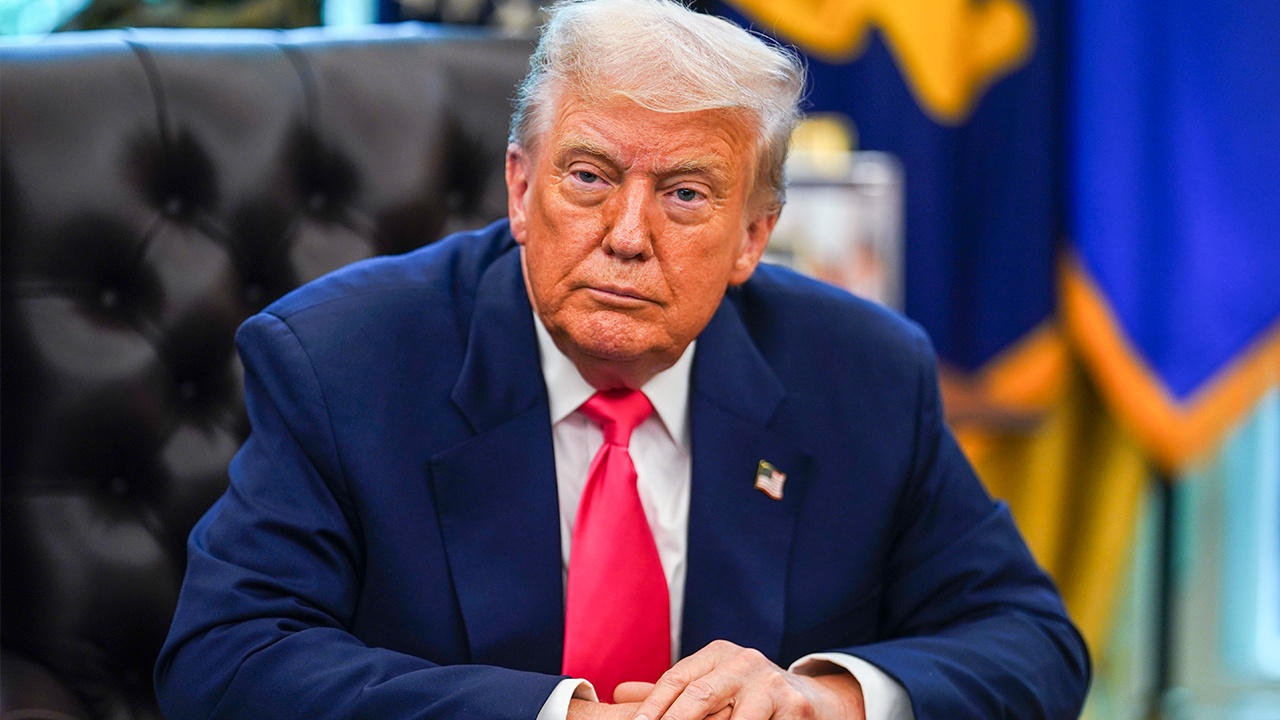 Трамп заявил, что может пригласить Путина на ЧМ-2026 по футболу в США Трамп заявил, что может пригласить Путина на ЧМ-2026 по футболу в США