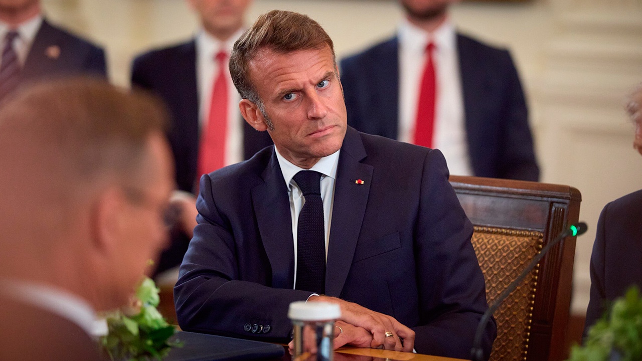 Лавров: надеюсь, Макрону неудобно спать по ночам Лавров: надеюсь, Макрону неудобно спать по ночам