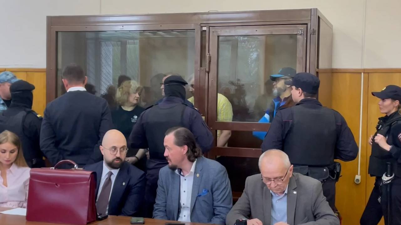 Петербургским генералам дали более 30 лет колонии на троих за взятки Петербургским генералам дали более 30 лет колонии на троих за взятки
