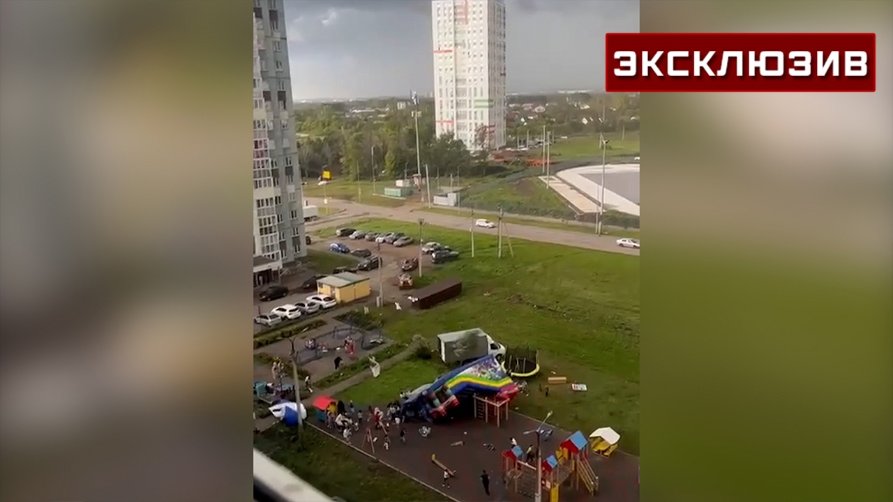 «Киоск полетел, все полетело»: очевидица рассказала о происшествии с батутом в Уфе