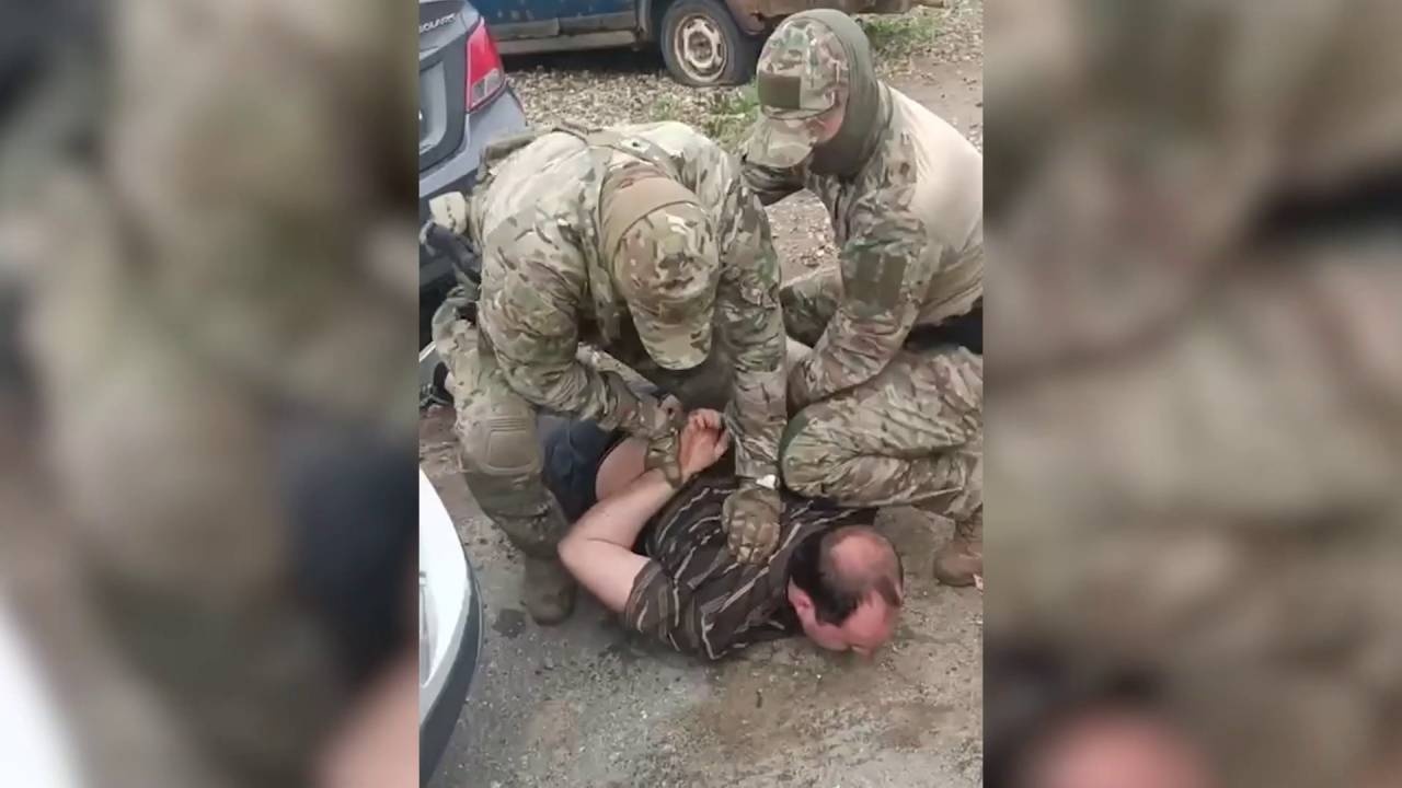 ФСБ задержала двух жителей Ярославской области по подозрению в госизмене ФСБ задержала двух жителей Ярославской области по подозрению в госизмене
