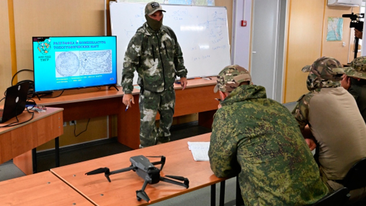 Белоусов: в военных академиях начнут готовить специалистов по БПЛА Белоусов: в военных академиях начнут готовить специалистов по БПЛА