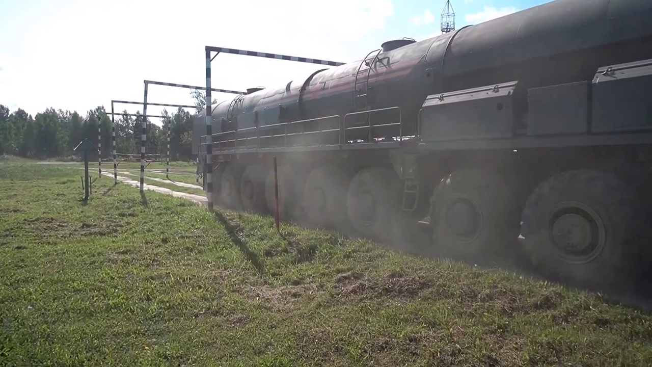 Определены победители конкурса мехводов пусковой установки ПГРК «Ярс» Определены победители конкурса мехводов пусковой установки ПГРК «Ярс»