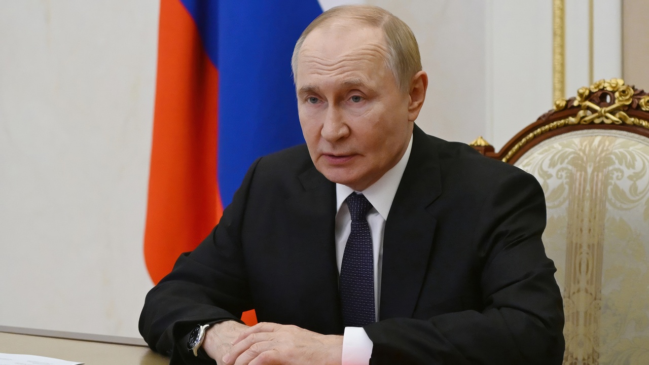 Путин упразднил два управления администрации президента Путин упразднил два управления администрации президента