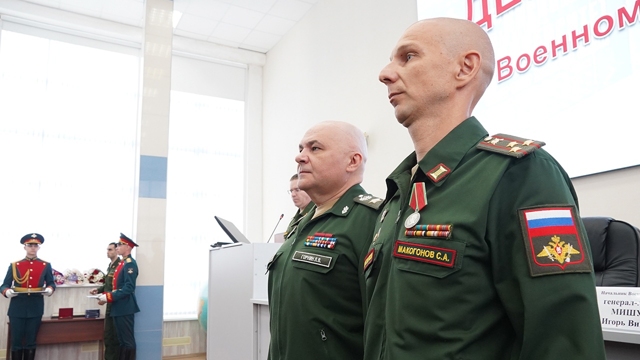 Горнин поздравил курсантов Военного университета МО РФ с Днем знаний Горнин поздравил курсантов Военного университета МО РФ с Днем знаний