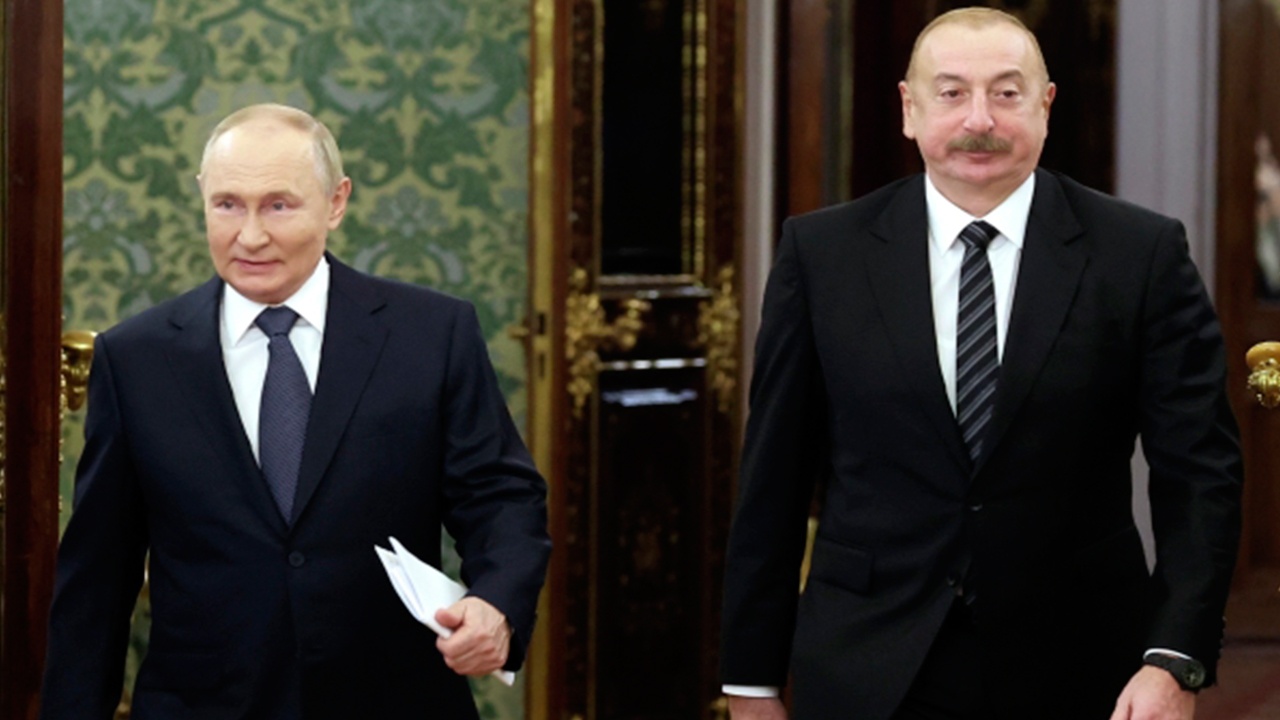 Песков: у Путина и Алиева субстантивного общения в Пекине не было Песков: у Путина и Алиева субстантивного общения в Пекине не было