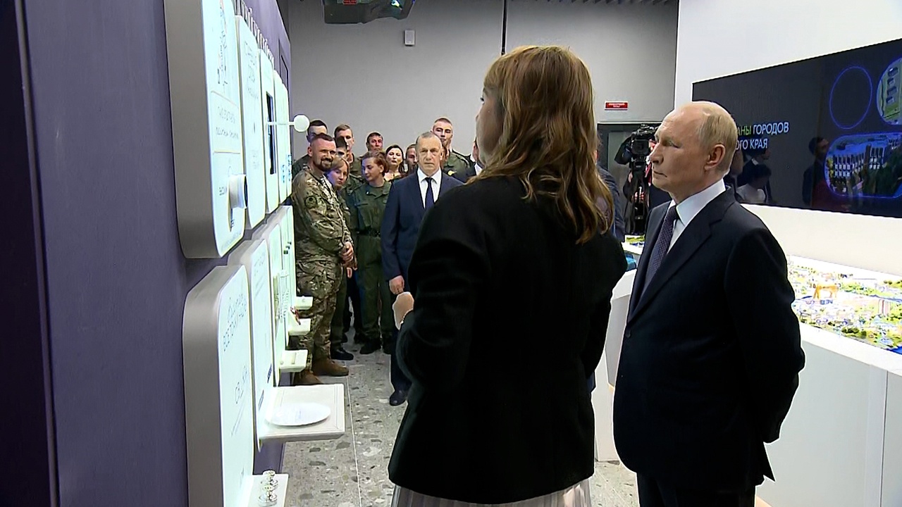 Путину рассказали о «чилловой катке», «трабле» и «кринже» во Владивостоке Путину рассказали о «чилловой катке», «трабле» и «кринже» во Владивостоке