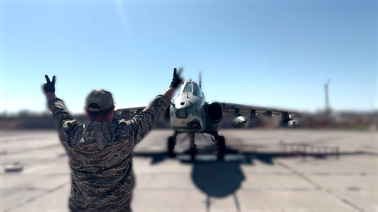 Экипажи Су-25 разнесли опорный пункт ВСУ в зоне спецоперации Экипажи Су-25 разнесли опорный пункт ВСУ в зоне спецоперации