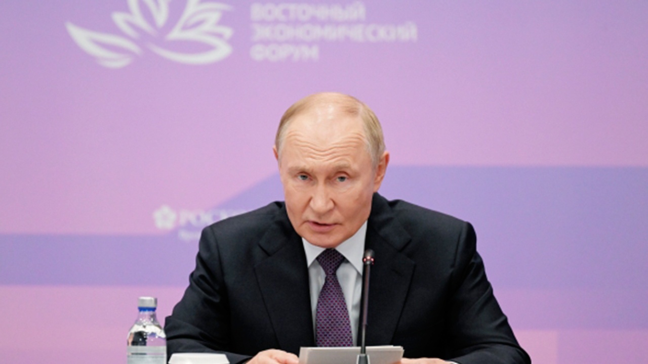 Песков: тема геополитики не будет главной в выступлении Путина на ВЭФ