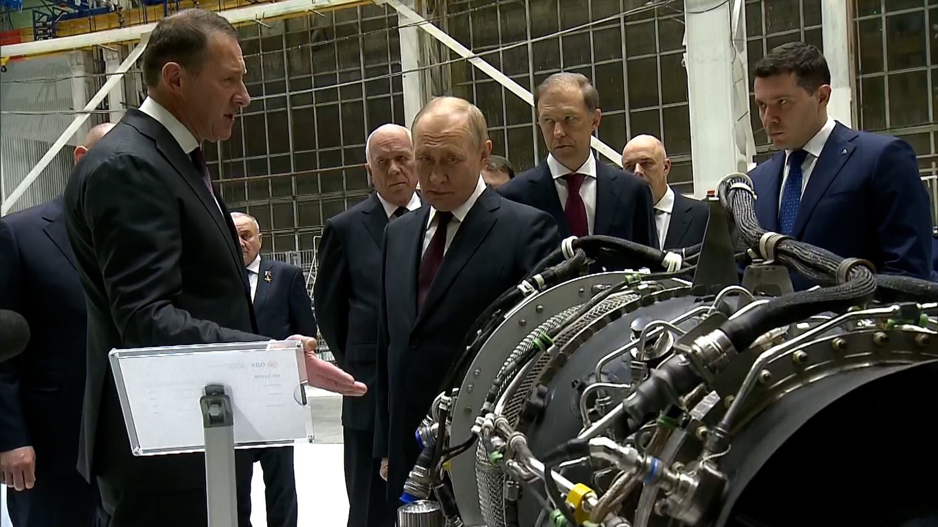 Путин: Россия в пятерке лучших по авиационным и ракетным двигателям