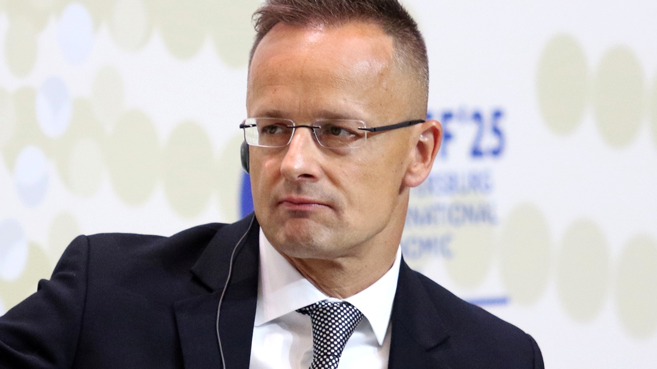 Сийярто резко ответил Зеленскому на вопрос о вступлении Украины в ЕС Сийярто резко ответил Зеленскому на вопрос о вступлении Украины в ЕС