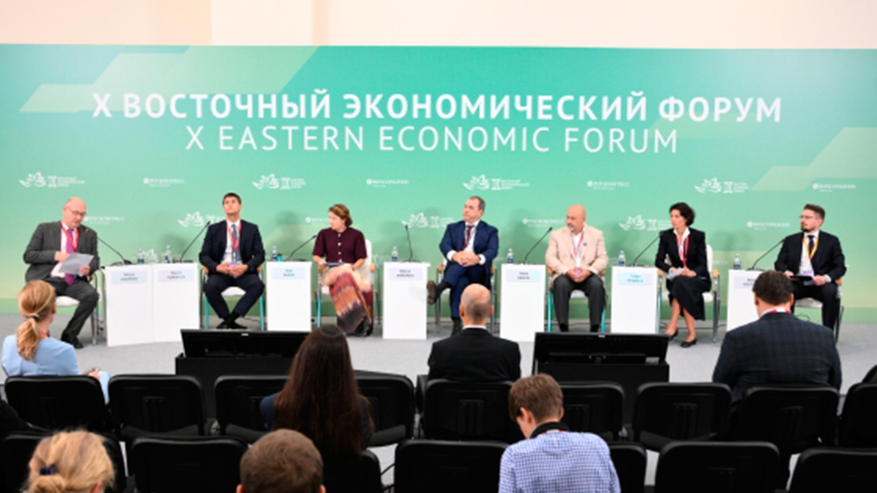На ВЭФ подписали 353 соглашения на 6,51 триллиона рублей