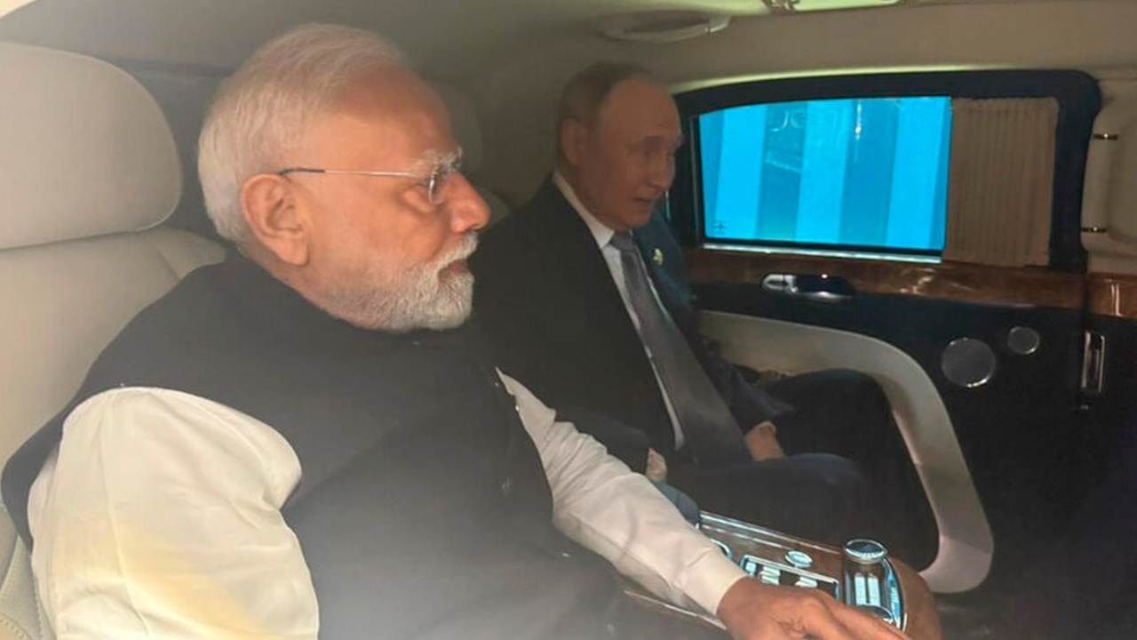 Путин уступил свое место Моди в «Аурусе» после саммита ШОС Путин уступил свое место Моди в «Аурусе» после саммита ШОС