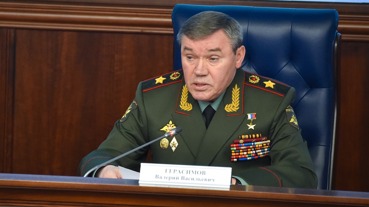 Начальник Генштаба ВС РФ Валерий Герасимов награжден орденом Мужества Начальник Генштаба ВС РФ Валерий Герасимов награжден орденом Мужества