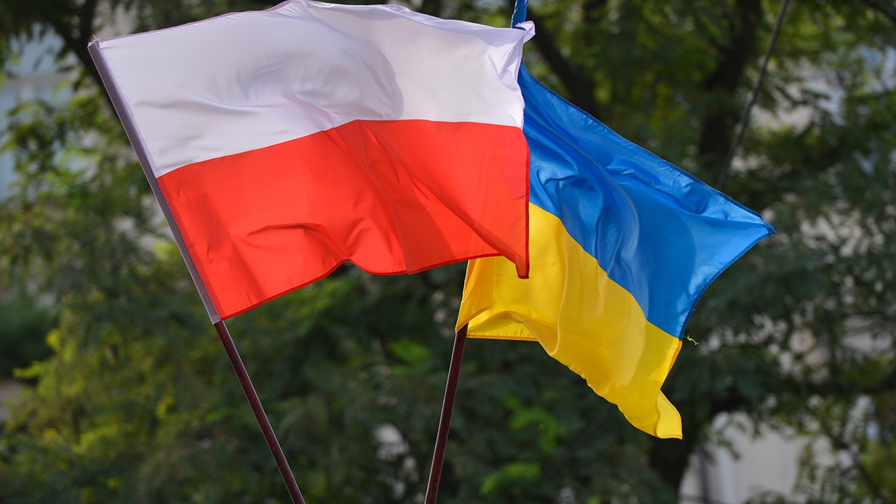 Rzeczpospolita: поток молодежи с Украины грозит проблемами для Польши Rzeczpospolita: поток молодежи с Украины грозит проблемами для Польши
