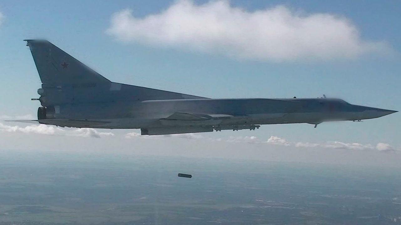 Экипажи Ту-22М3 отработали бомбометание в рамках учений «Запад-2025»