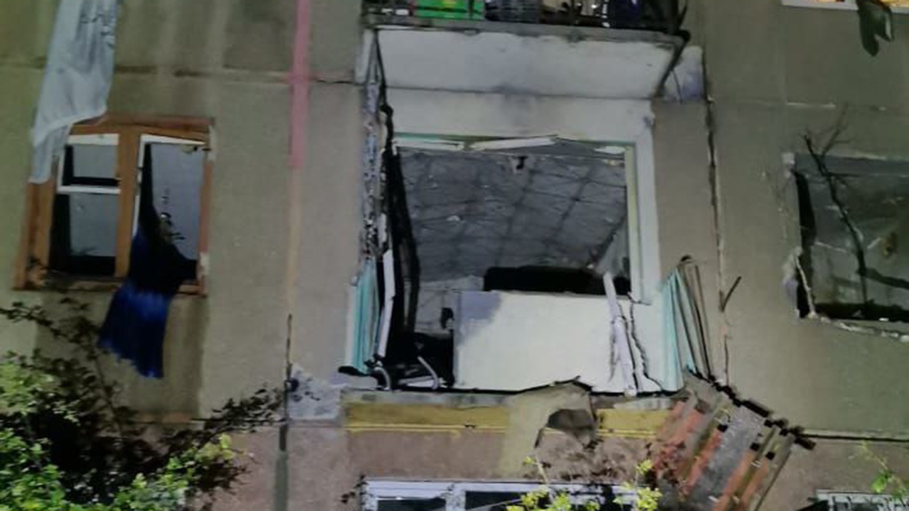 Спасатели нашли тело погибшего на месте взрыва газа в Ангарске Спасатели нашли тело погибшего на месте взрыва газа в Ангарске