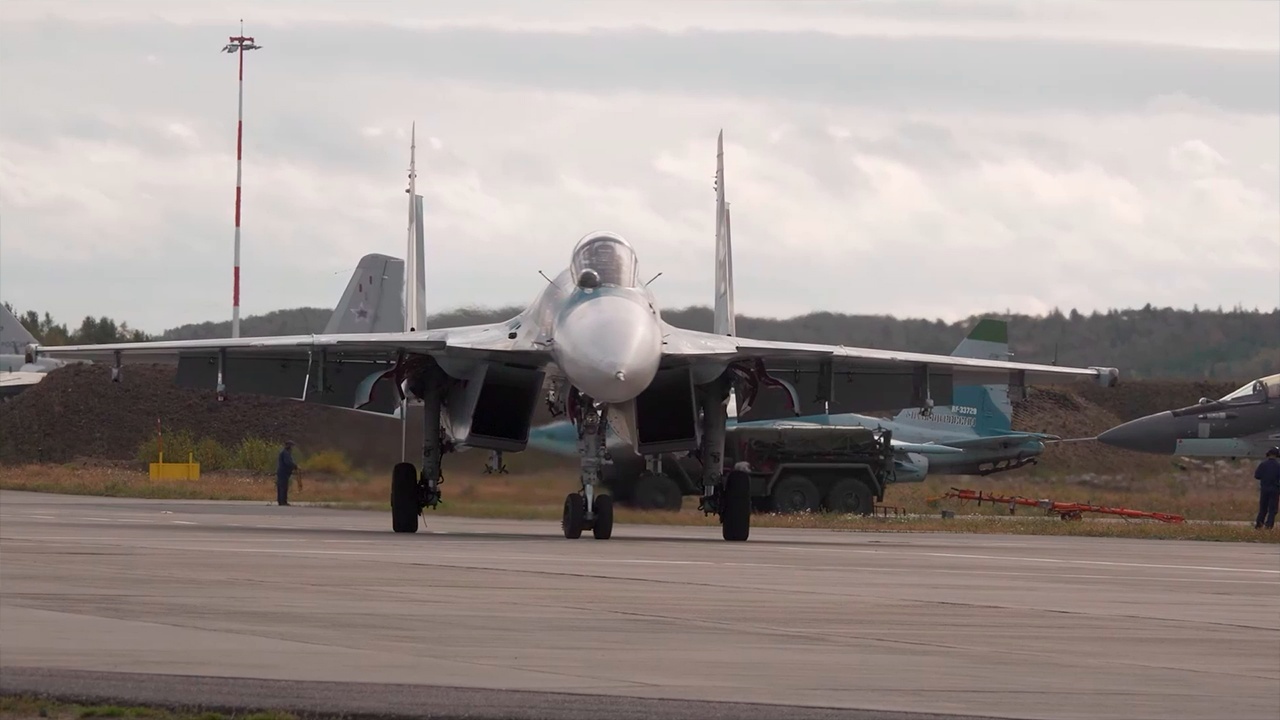 Севфлот на учениях «Запад-2025» отработал вывод авиации из-под удара Севфлот на учениях «Запад-2025» отработал вывод авиации из-под удара
