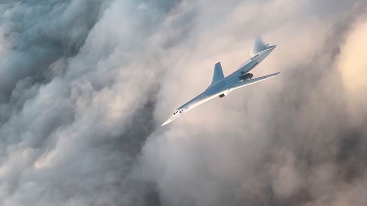 Экипажи Ту-160 отработали пуски крылатых ракет над Баренцевым морем