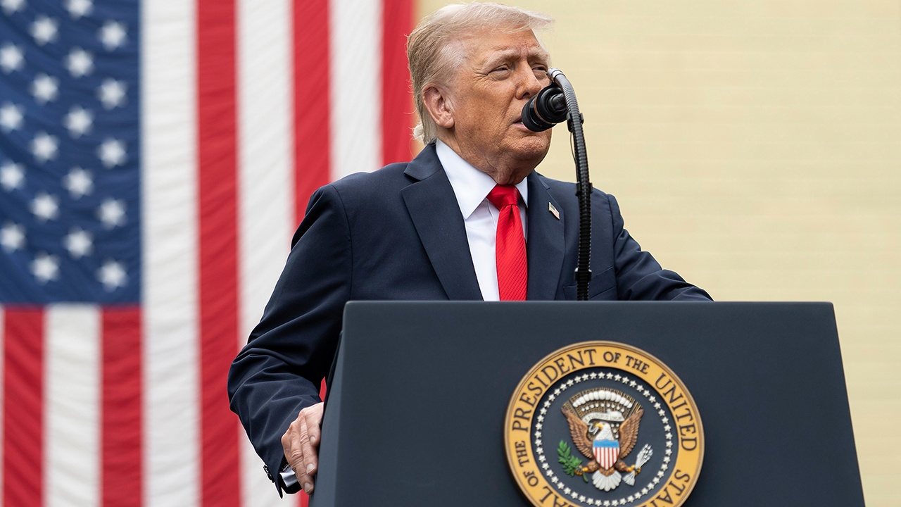 Трамп приостановил военную поддержку Тайваня Трамп приостановил военную поддержку Тайваня