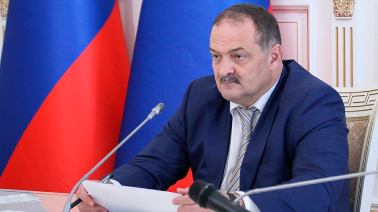 Глава Дагестана отреагировал на ситуацию с непогодой в Махачкале Глава Дагестана отреагировал на ситуацию с непогодой в Махачкале