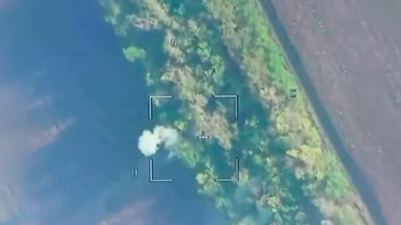 Операторы FPV-дронов показали уничтожение танка ВСУ в Днепропетровской области Операторы FPV-дронов показали уничтожение танка ВСУ в Днепропетровской области
