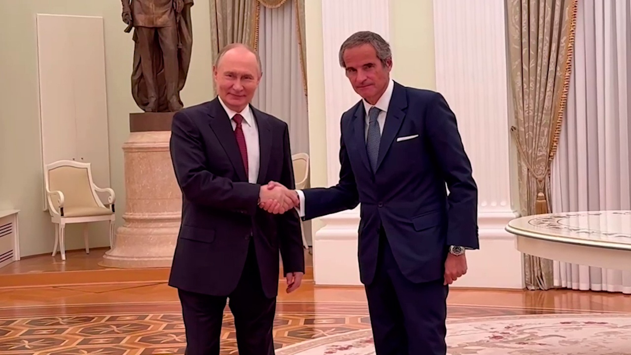 Путин принял в Кремле гендиректора МАГАТЭ Гросси