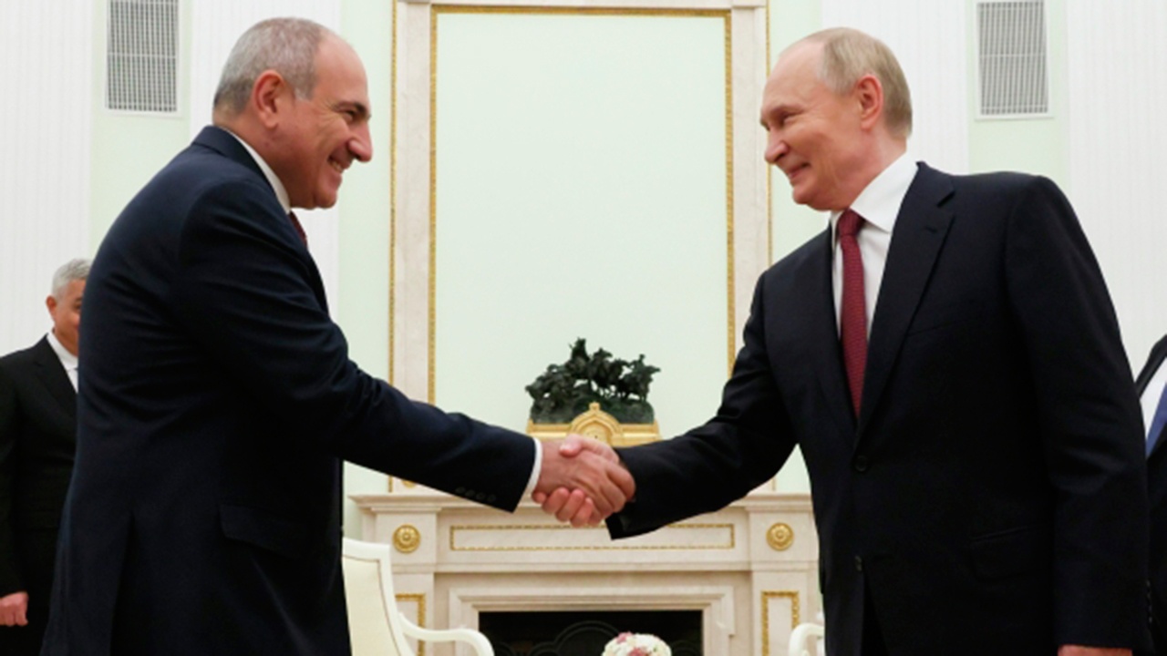 Путин: отношения России и Армении развиваются поступательно и хорошо