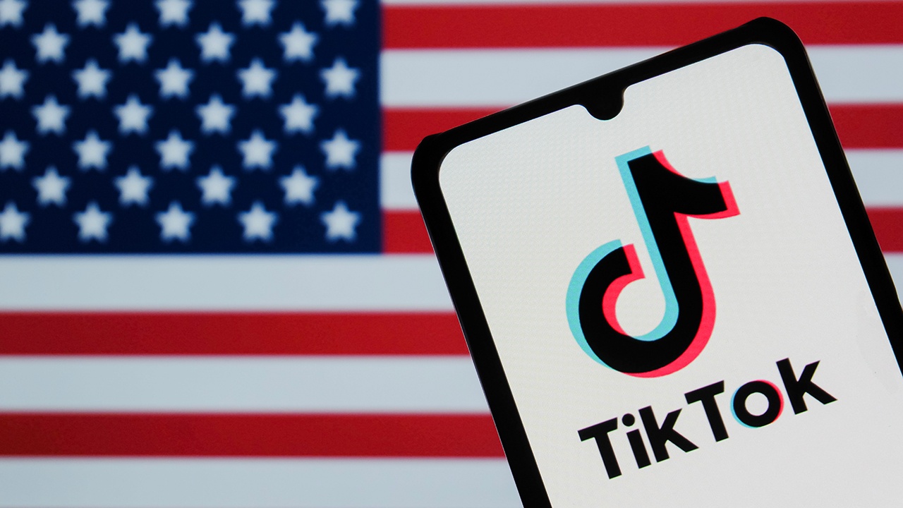 Трамп подписал указ о передаче TikTok бизнесу США