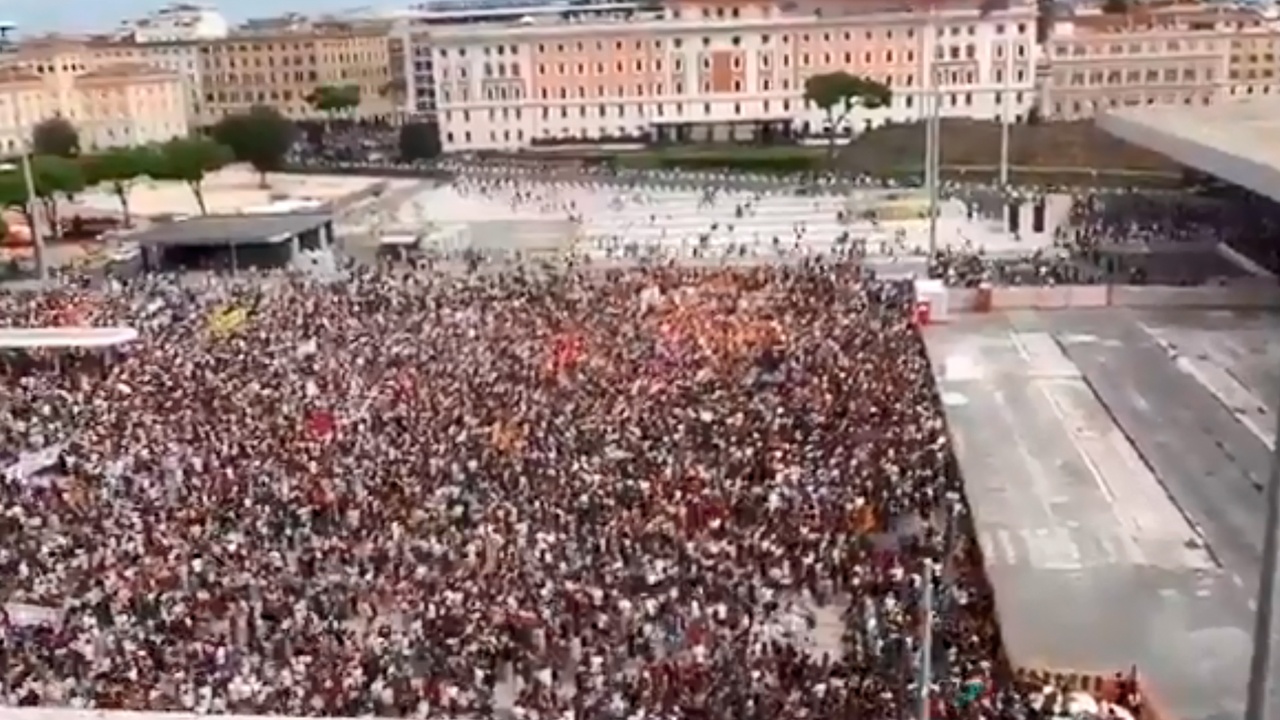 Массовое шествие против политики Евросоюза прошло в Риме