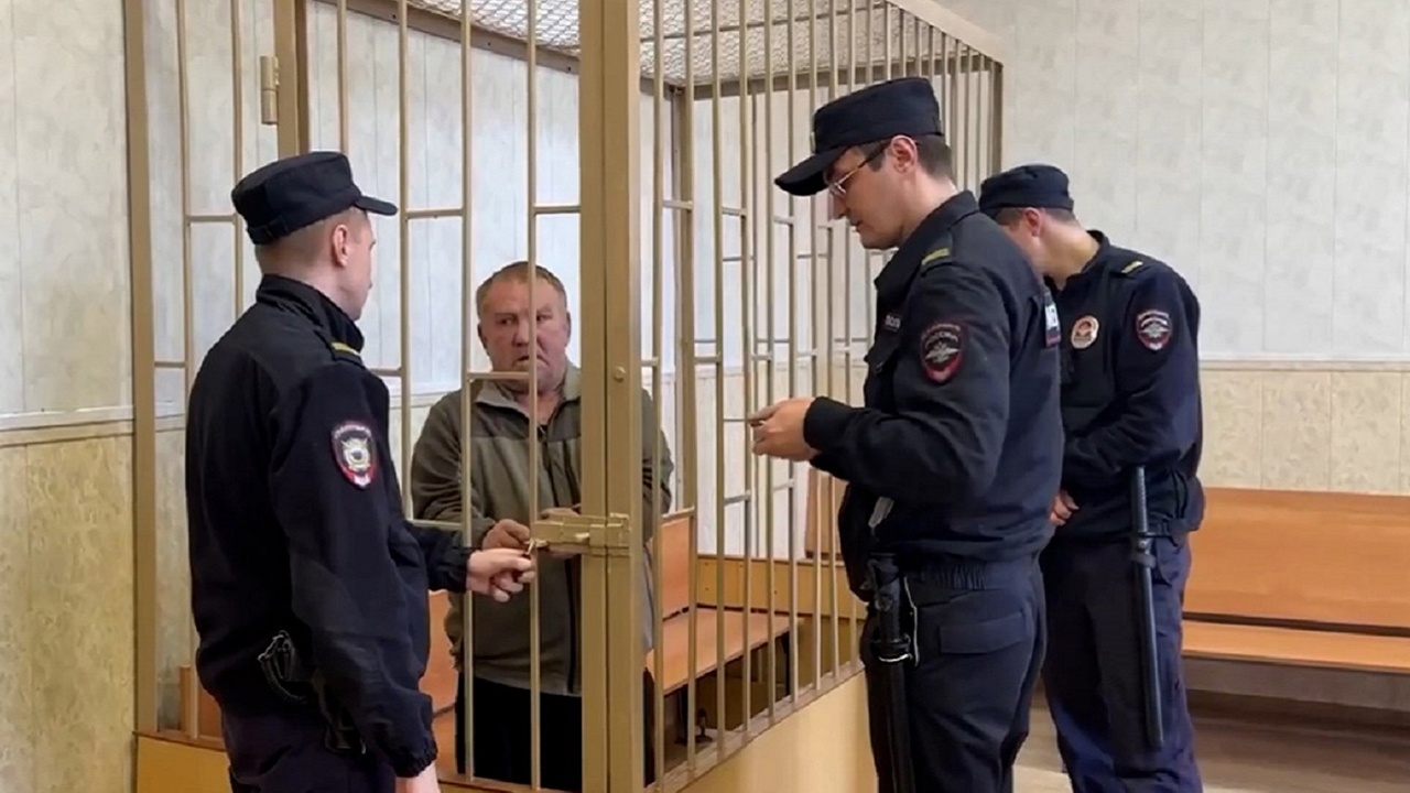 По делам об отравлении суррогатным алкоголем в Ленобласти задержаны 14 человек