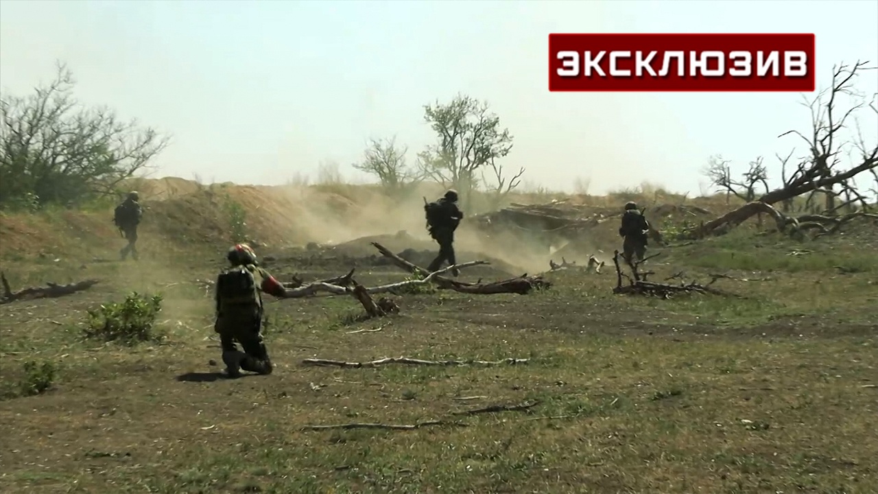 Замкомполка: многие боевики ВСУ убегают или сдаются в ближнем бою