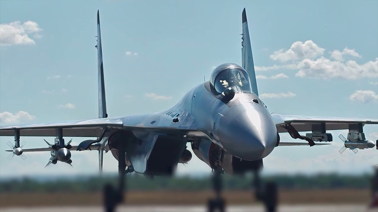 Экипаж Су-35С прикрыл авиацию, наносящую удары по боевикам ВСУ 