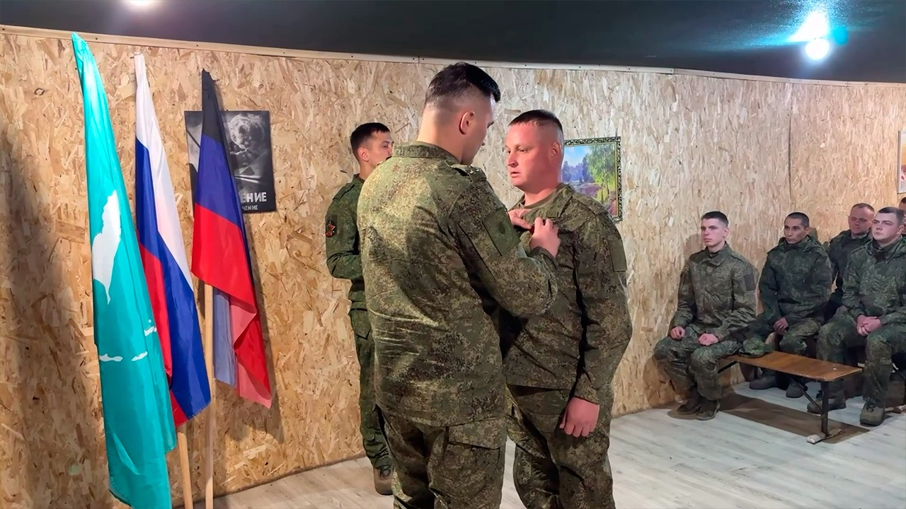 Бойцы группировки «Центр», прошедшие десятки штурмов, получили награды