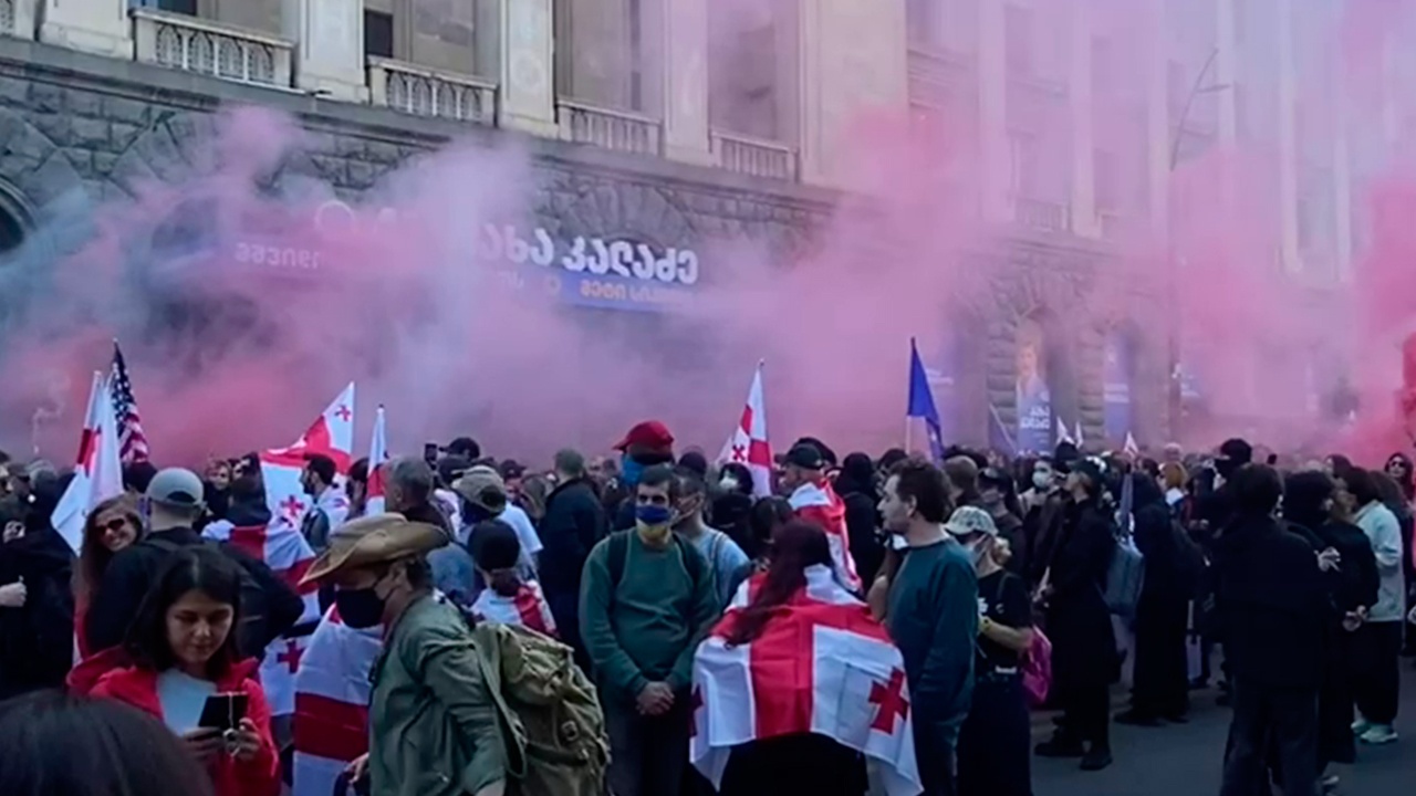 В Тбилиси начались массовые протесты на фоне выборов