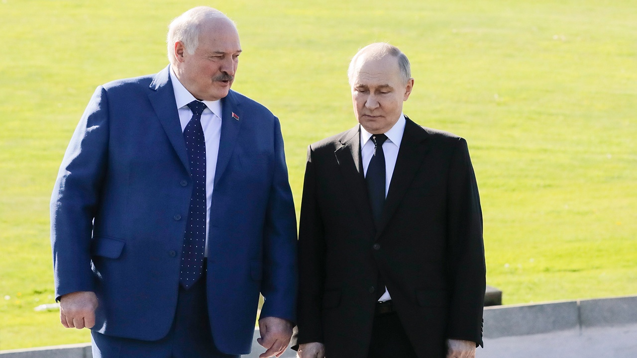 Лукашенко пожелал Путину в день рождения неиссякаемых сил для новых успехов