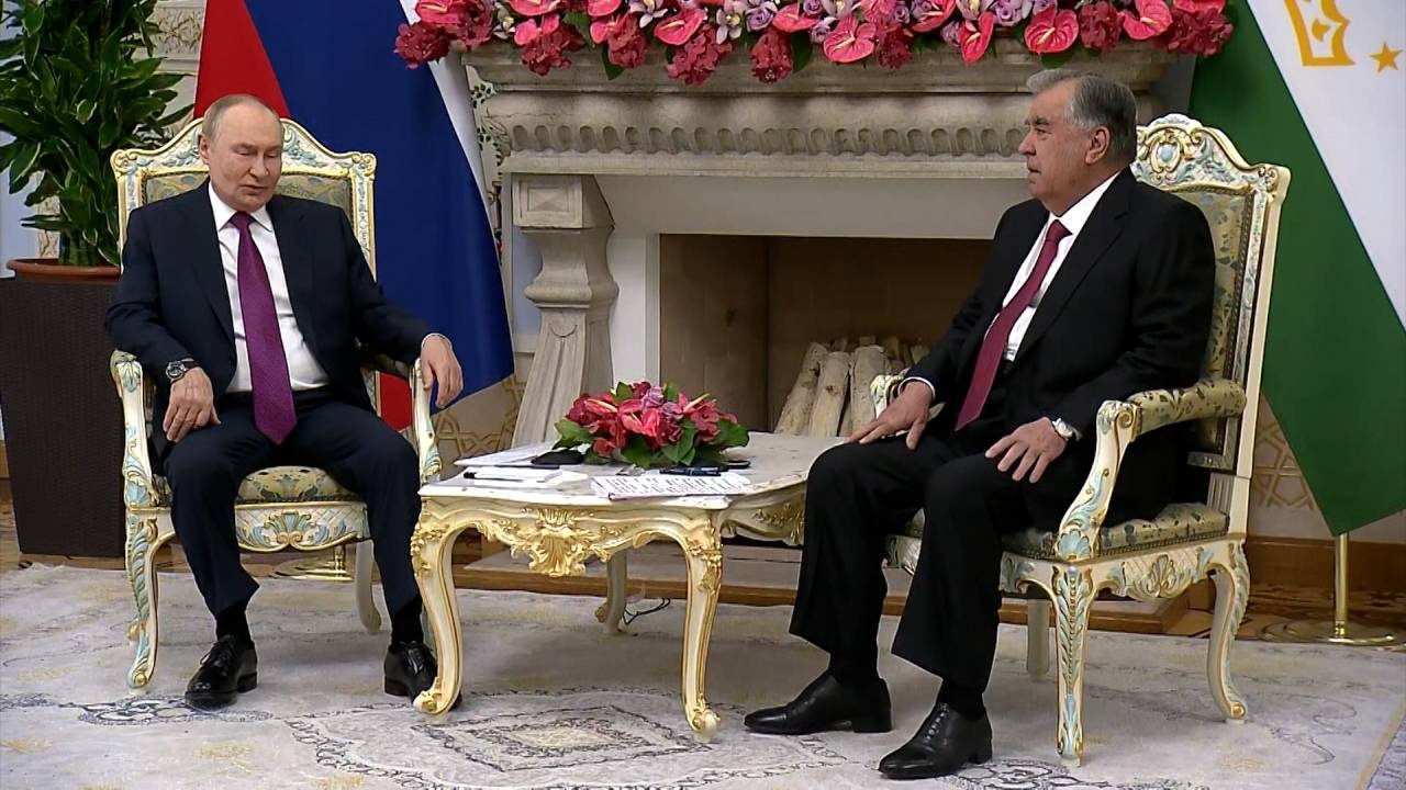 Путин: отношения России и Таджикистана развиваются позитивно Путин: отношения России и Таджикистана развиваются позитивно