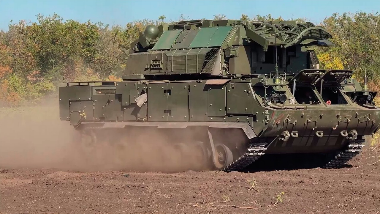 Расчет ЗРК «Тор-М2» сбил барражирующий боеприпас ВСУ Switchblade 600 Расчет ЗРК «Тор-М2» сбил барражирующий боеприпас ВСУ Switchblade 600