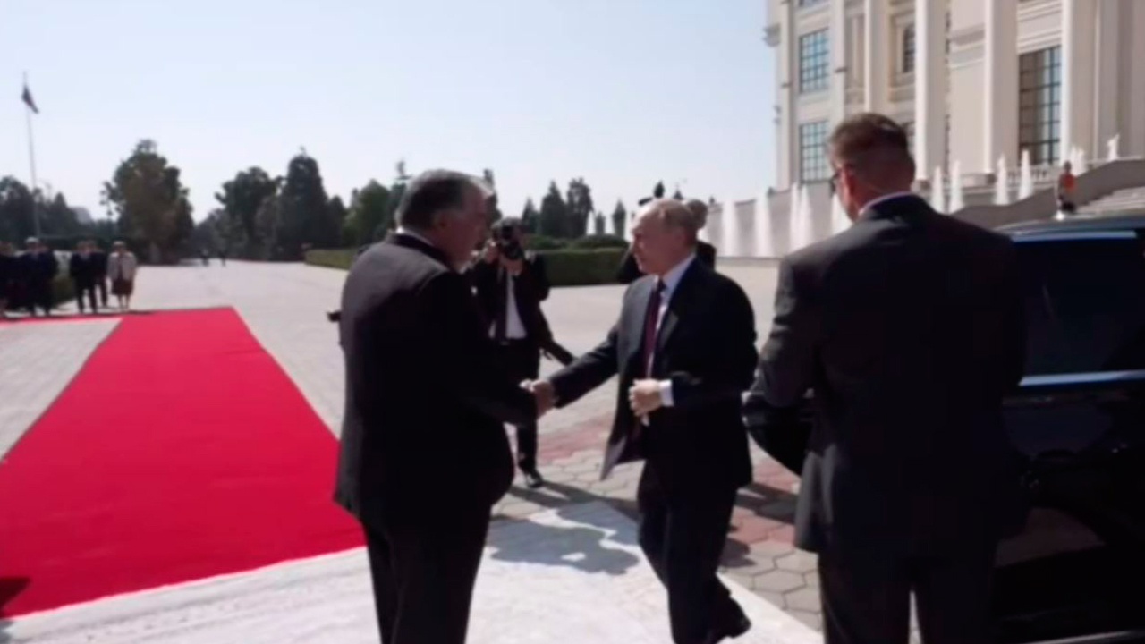 Путин прибыл во Дворец Нации в Душанбе и начал переговоры с Рахмоном Путин прибыл во Дворец Нации в Душанбе и начал переговоры с Рахмоном
