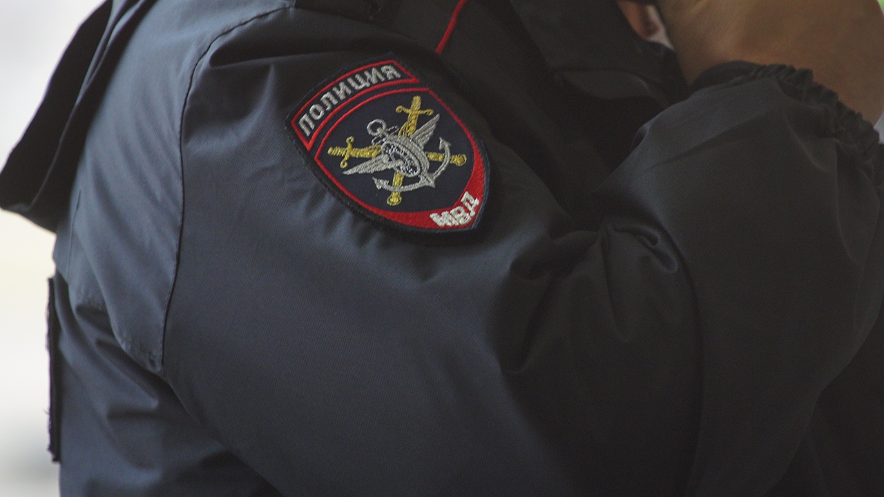 В Приморье отец избил школьников и залил их перцовкой, заступаясь за сына В Приморье отец избил школьников и залил их перцовкой, заступаясь за сына