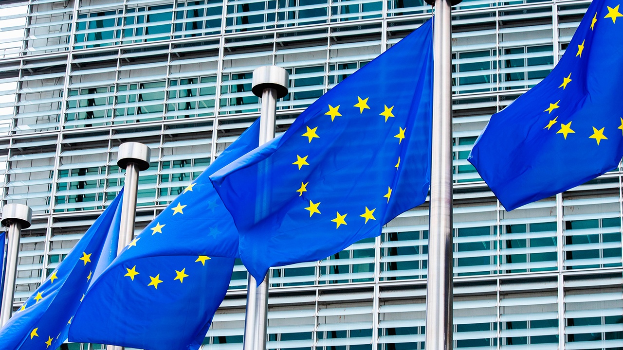 Bloomberg: ЕС планирует дать Украине кредит за счет активов РФ в 2026 году