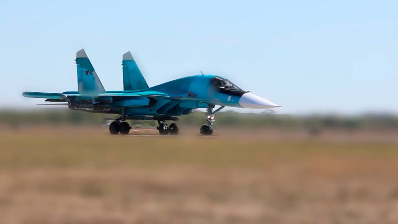 Экипаж Су-34 уничтожил украинский пункт управления беспилотниками