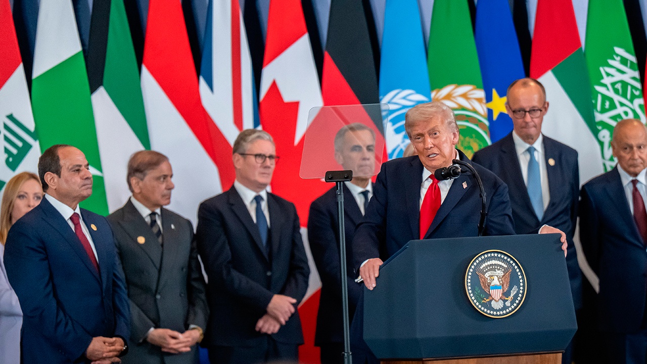 Welt назвала саммит в Египте триумфом Трампа и унижением ЕС Welt назвала саммит в Египте триумфом Трампа и унижением ЕС