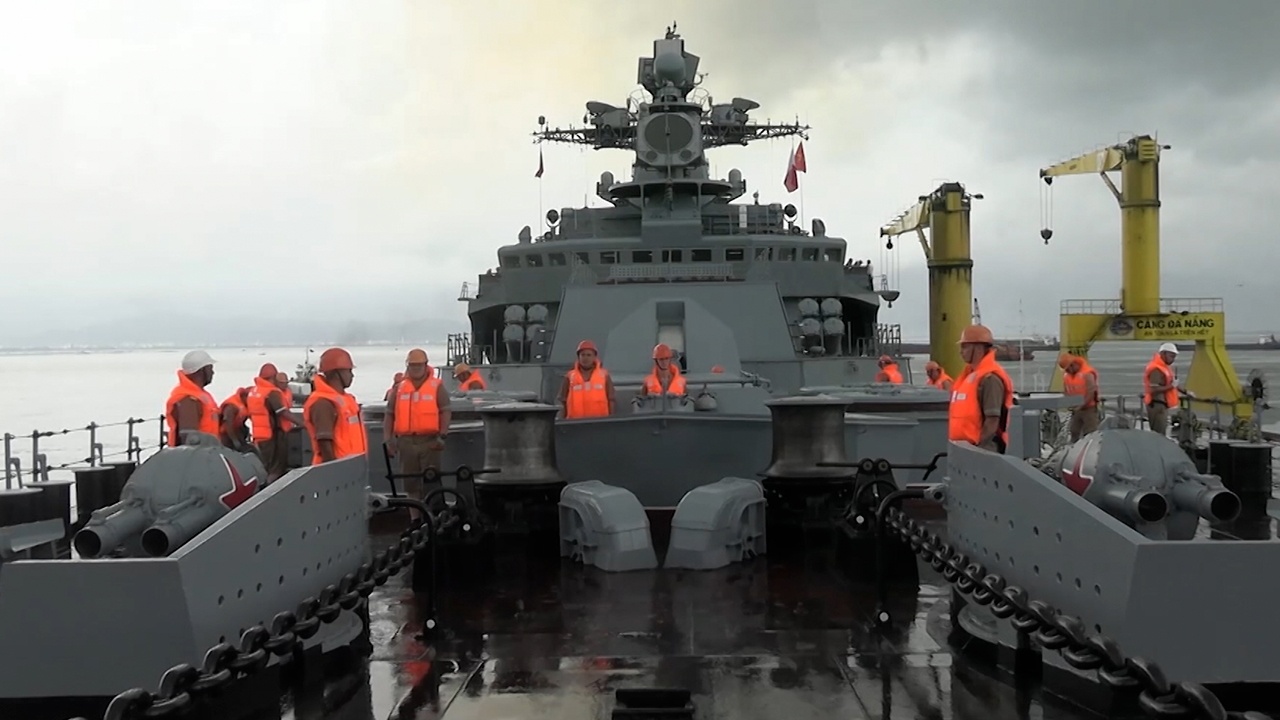 Корабли ТОФ вышли в море после захода во вьетнамский порт Дананг Корабли ТОФ вышли в море после захода во вьетнамский порт Дананг